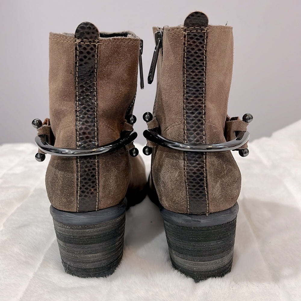 NEW Donald J Pliner DIGG Western Couture Collection Distressed Suede Boots - Picture 3 of 8